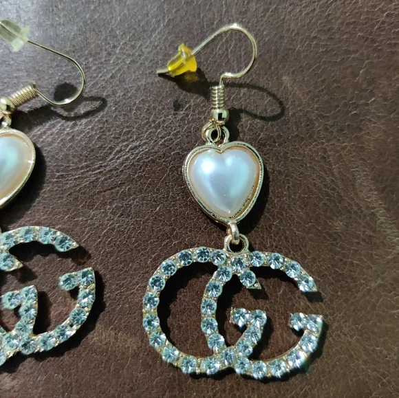 Women's designer earring - Picture 2 of 4